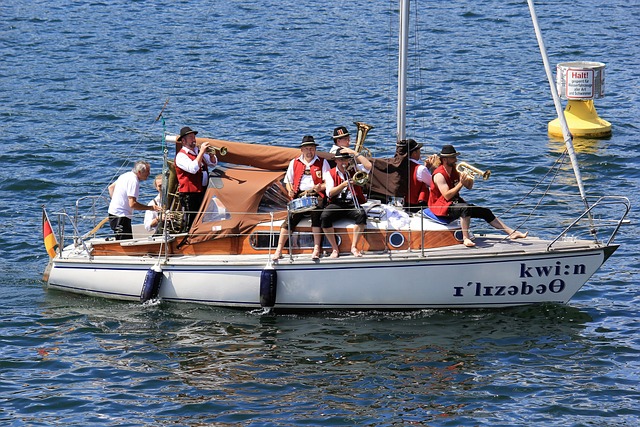 也在扮演着 也在扮演着